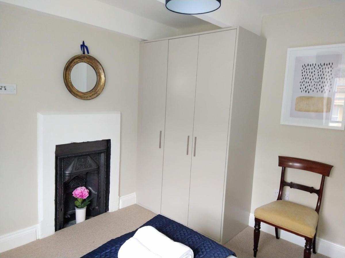 Stunning & Central Milsom Street Apartment バース エクステリア 写真