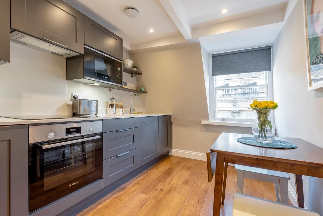 Stunning & Central Milsom Street Apartment バース エクステリア 写真
