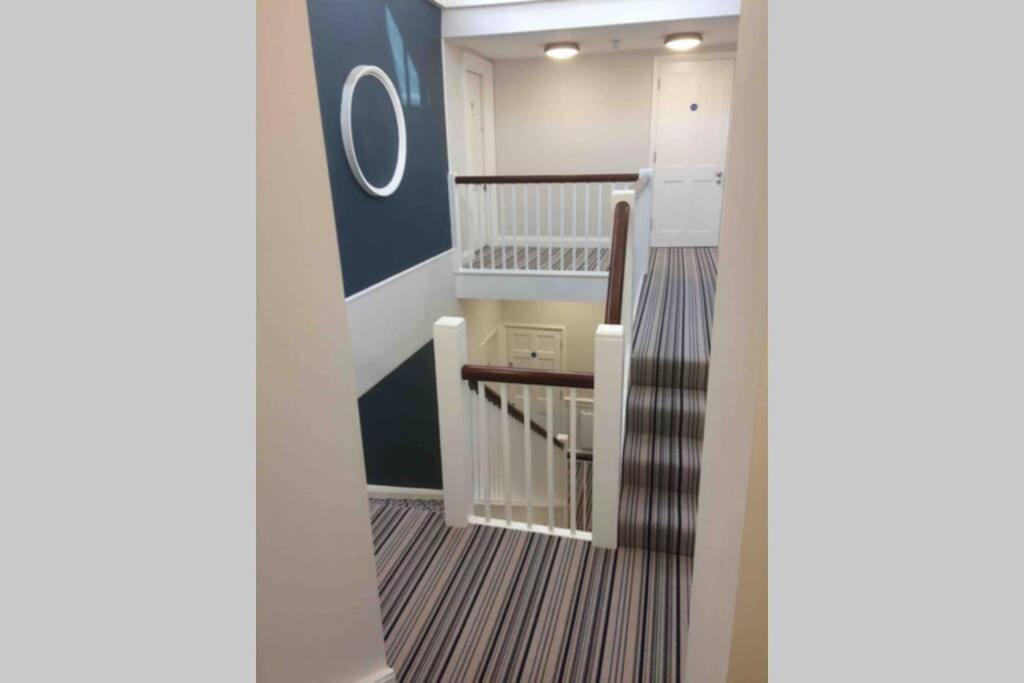 Stunning & Central Milsom Street Apartment バース エクステリア 写真